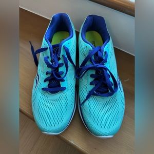 Saucony sneakers women’s size 8.5